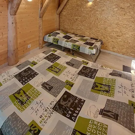 Feriehus Lovely In Saint-Julien-Chapteuil